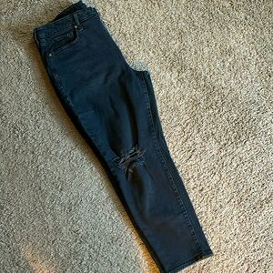 Women’s straight leg black washed jeans - ripped